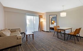 The Lux Hotel & Conference Center, An Ascend Collection Hotel